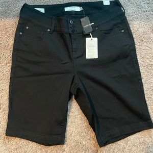 Torrid size 18 jegging shorts